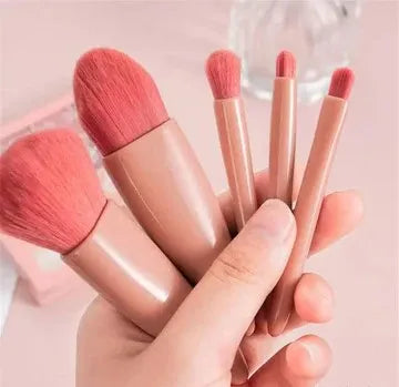 5-in-1 Portable Travel Makeup Brush Set with Mirror – Compact Mini Cosmetic Brushes Kit – Soft Bristles, Ideal for Purse, Bag & Travel Use